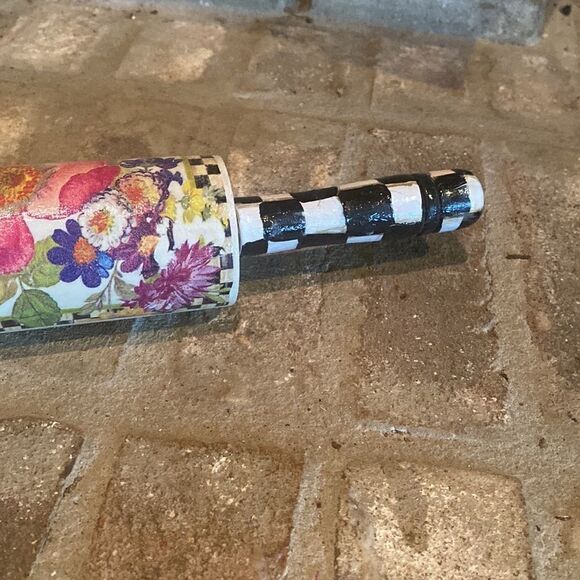 - Hand painted and Decoupaged Rolling Pin - Picture 4 of 4